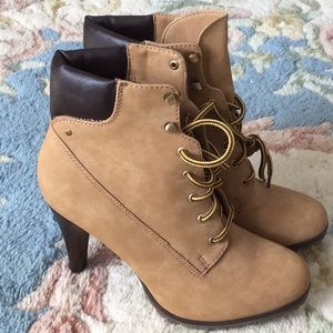 Faux Suede Booties NWOT🌟